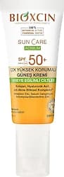 Bioxcin Acnium Akneye Eğilimli Ciltler için 50 ml 50 Faktör Güneş Kremi ürün görseli